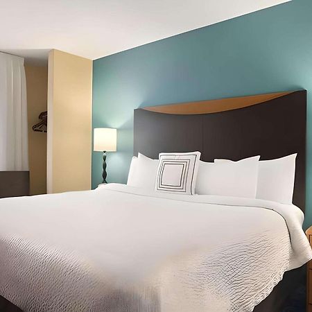 Dubuque Inn & Suites Extérieur photo