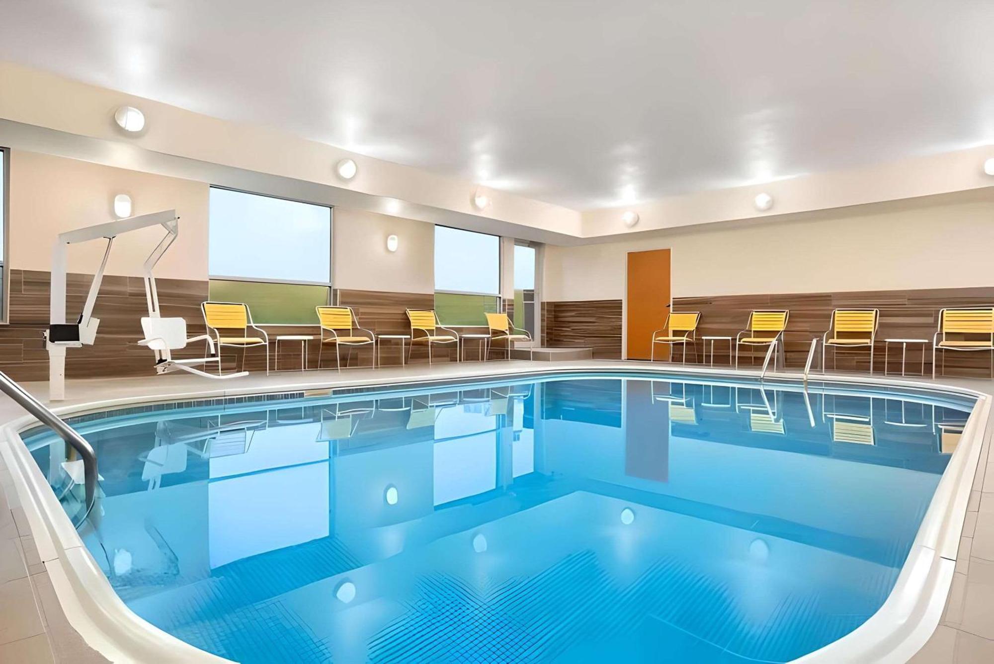 Dubuque Inn & Suites Extérieur photo