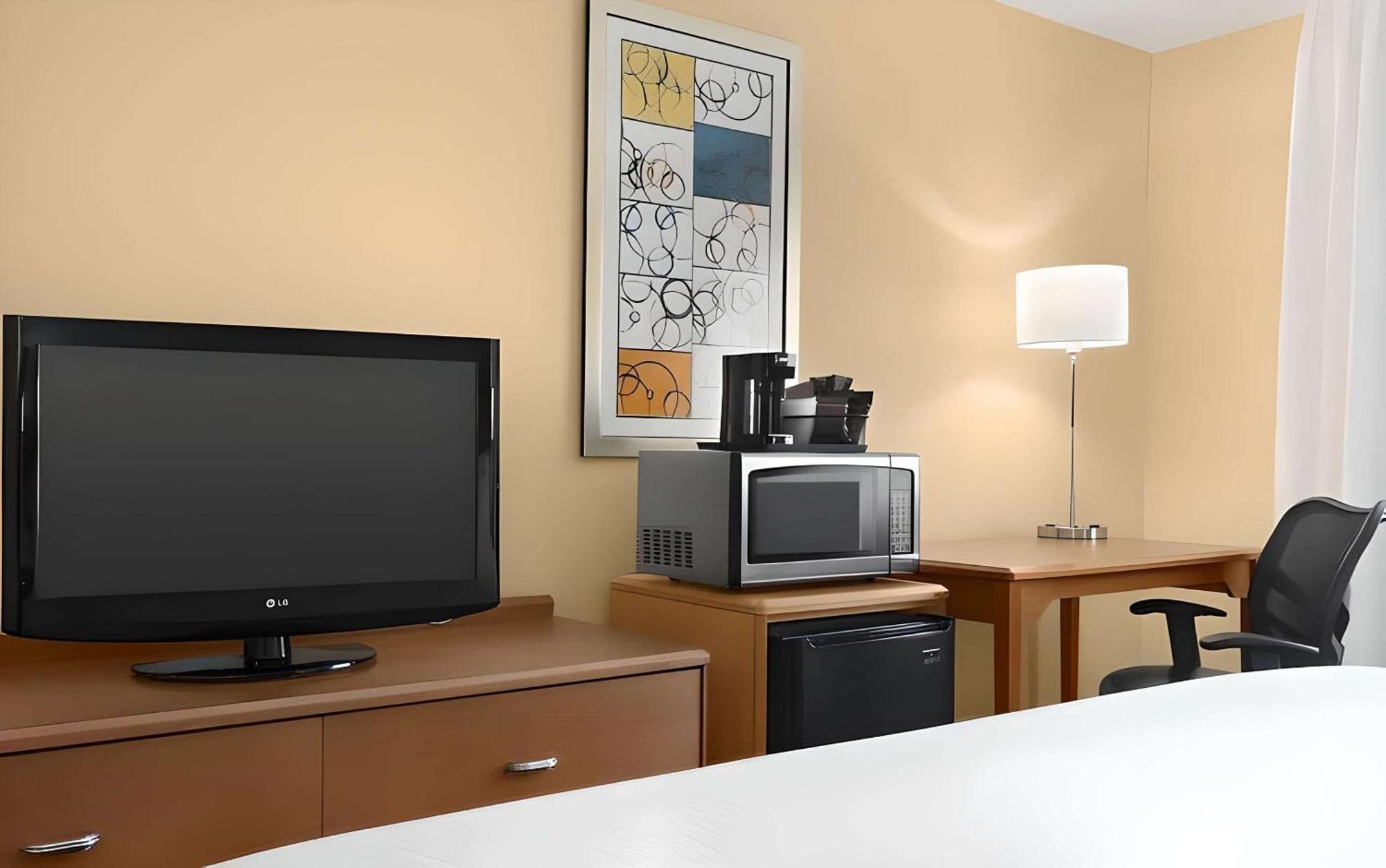 Dubuque Inn & Suites Extérieur photo