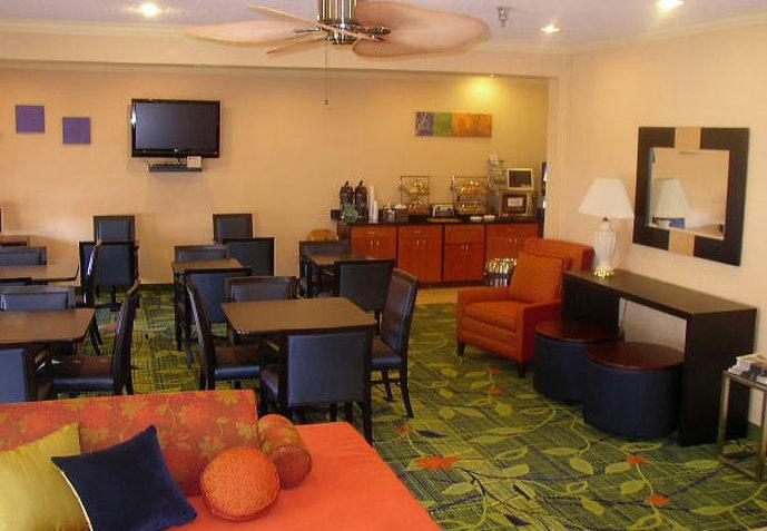 Dubuque Inn & Suites Extérieur photo