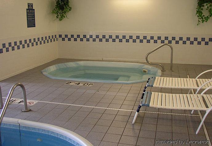Dubuque Inn & Suites Extérieur photo