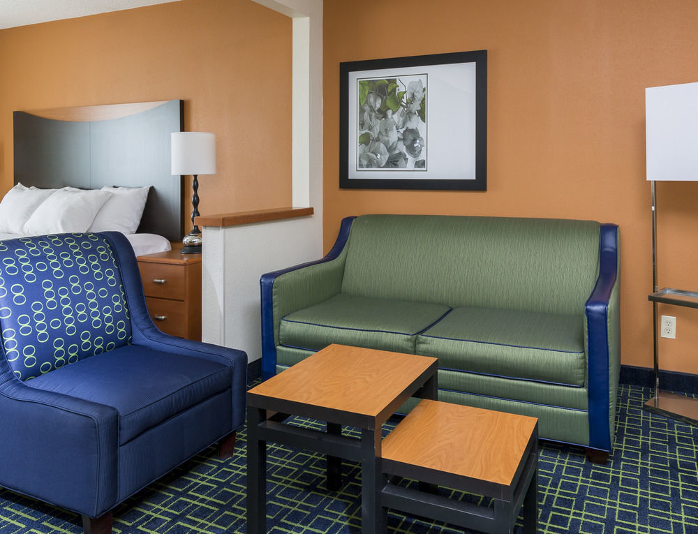 Dubuque Inn & Suites Extérieur photo