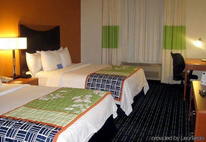 Dubuque Inn & Suites Extérieur photo
